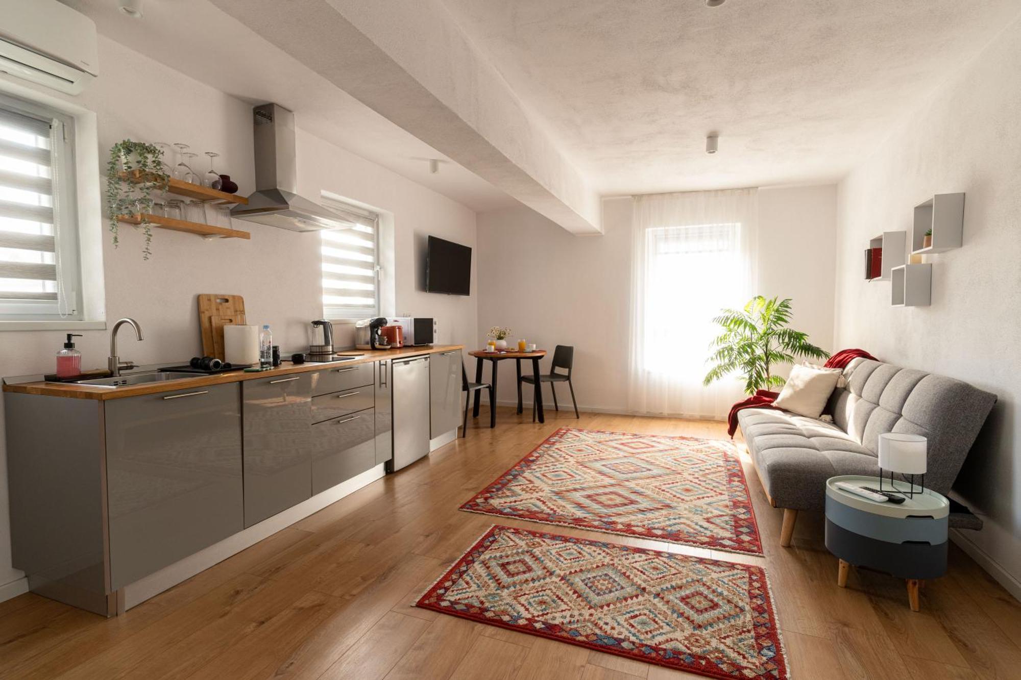 Urban Six Apartments Făgăraş المظهر الخارجي الصورة